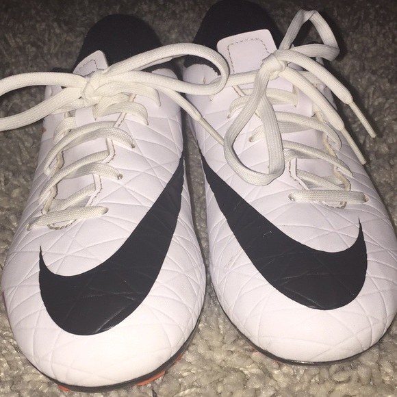 Nike Hypervenom Cleats - Picture 1 of 7